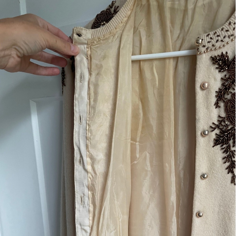 Vtg 1950s Hand Beaded Cardigan Cream Floral Bronze Glass Bead Sweater Lined 40 - Picture 8 of 14